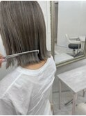 透明感シルバーグレージュ×ハイライト