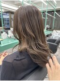白髪ボカシ　ハイライト　グレージュ　ナチュラルスタイル