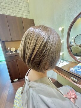 エルサフィロ ヨドヤバシ(el zafiro yodoyabashi) 【el zafiro yodoyabashi】寒色系大人女子ショート