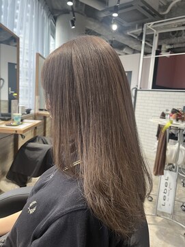 リーオオサカ(Lee Osaka) ミルクティーベージュ×東芽生