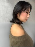 2024トレンドスタイル　ミディアムレイヤースタイル　暗髪