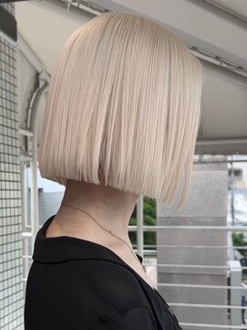 ザスリック 代官山(THE SLICK) 紫シャンプーでつくるホワイトブロンド