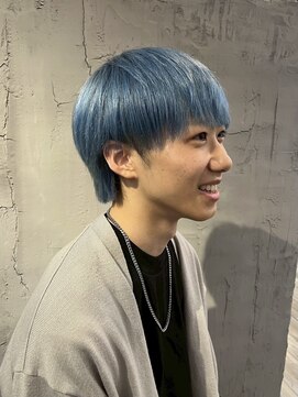 ヴィサージュバスク(VISAGE ba.s.k) ブルーグレーで差をつけるストレートマッシュ◎