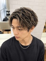 オラ ボーテ(Aura Beaute)&nbsp;人気センターパート ハイライト ブリーチメッシュカラー