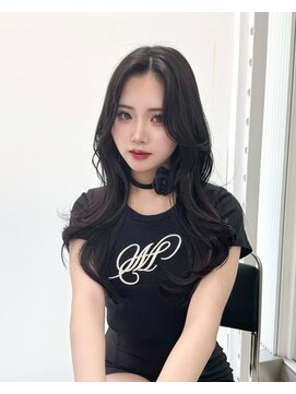 スリー 横浜(THREE) 韓国レイヤーヨシンモリ