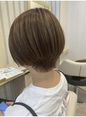 明るめベージュショート 大人可愛い丸みボブ ひし形多毛クセ毛