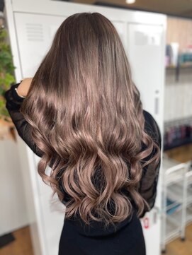 テイス 新宿(TACE) アッシュブラウン[ネビージュ/黒髪/小顔/新宿]