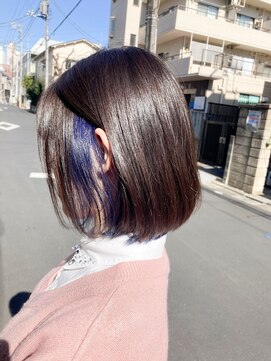 オト(oto) 清楚の中に遊び心を仕込んだ 大人かわいいインナーカラー