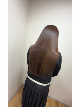 スリーク バイ ロイ 宇治店(sleek by roy) つやつや9レベルアッシュカラー。20代/30代/40代/50代/60代