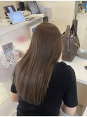 オリーブベージュ