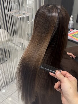 アース 名駅サンクチュアリ(HAIR&MAKE EARTH) 上品さ際立つストレートロング