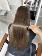 【髪質改善のためのホームケアアドバイス】サロン帰りのツヤ髪をご自宅で簡単に再現する方法