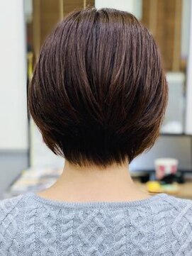 ミーティア バイ クアトロ(Meteor By QUATRO) まとまりのいい大人ボブ