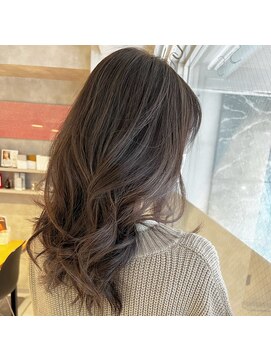 アイディール 心斎橋店(:ideal) 20代30代40代☆極細ハイライト☆白髪を味方にするデザインカラー