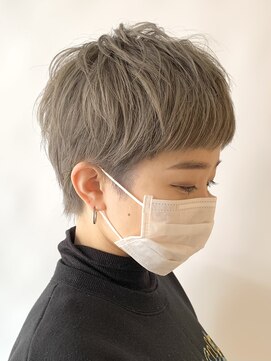 ヘアデザイン ファブロ(hair design FABRO.) ◎ハイトーンカラー/ホワイトベージュ/刈り上げショート◎
