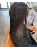 20代30代ベージュインナーカラーストレートスタイル