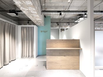 【全席半個室サロン】Natural 池袋店【ナチュラル】