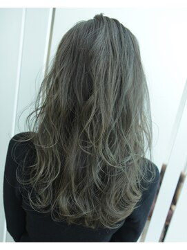 ヘアルーム モア(hair room More) 30代女性　ハイライト×カーキグレージュ