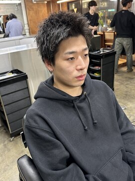 ロンドガルマン 名古屋(Lond GULLMAN) 刈り上げないスパイキーショートが流行り！