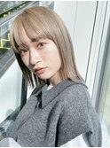 外ハネボブ/ロブ/ホワイトベージュ/ベージュカラー/ブリーチあり