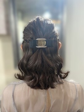 アイビー 新宿(IVY) ウェーブ巻きハーフアップ