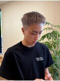メンズヘアフェードカットハイトーンミルクティーベージュ