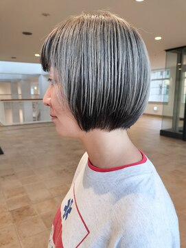 ビュートリアム 神戸(BEAUTRIUM) アンブレラカラーのボブ/ショートカット/20代/30代/40代