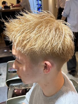 おすすめのスパイキーショート×ハイトーン