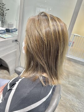 ブロッサム 保谷(Blossom) 小顔くびれヘア◎オリーブベージュ×切りっぱなしボブ外ハネ