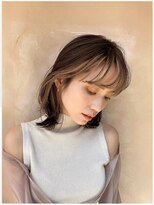 シーカ ニカイ(siika NIKAI) ベージュなフェイスフレーミング