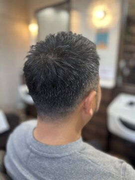 アンカー(ANCHOR) MEN’S HAIR/サーフカール/刈り上げセンターパート/印西市