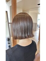 ロッカ(ROCCA)&nbsp;切りっぱなし外ハネボブ＆美髪カラーアッシュブラウン