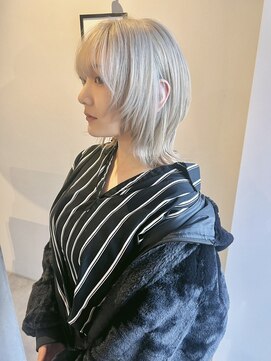 ソワ バイ ルシル(SOIE by Lucile) レイヤーボブ　ハイトーンカラー　ブリーチ　福島市