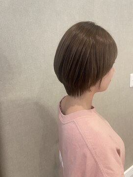 リノ カルバリ(Lino Calbari) ヘーゼルベージュ×ナチュラルショート