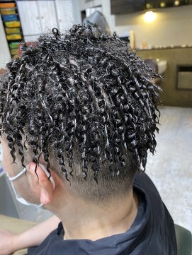 ラルマミット(lalma mit) 【原宿】スパイラルアフロ　【針金パーマ】