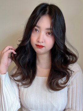 ルートヴィッヒ(Ludwig) オルチャンセンター分けグラデーションブラウン