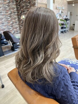 ルアナ(LUANA) ハイライトカラー（グレー）