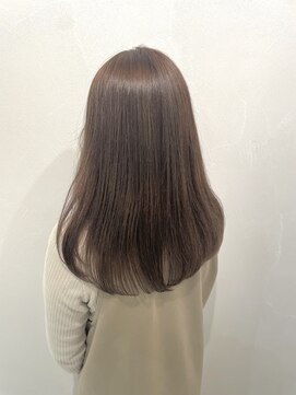 エテレ(etele) レイヤーカット×ベージュカラー