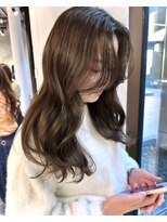 シティ(CITY) 顔まわりレイヤー 韓国ヘア オリーブグレージュ 井坂