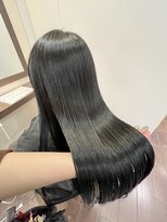 ヘアーアンドメイク ビス(HAIR&MAKE bis) 髪質改善で艶MAX【久保田帆香】