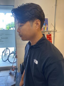 グッドプレイスアンドシング(Good Place&thing) メンズカットテーパーフェードニュアンスパーマセンターパート