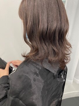 シア(sia) ミディアムレイヤー×ラベンダーベージュ