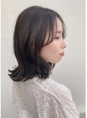 ネイビーグレーモテ小顔くびれミディアム 伸ばしかけウェット