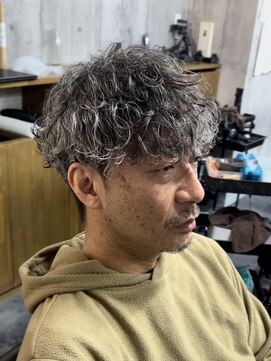 メゾンフォーメン トアロード(Maison for men TorRoad) 波巻きパーマ