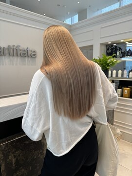 アルティファータ(artifata) ハイトーンブロンド ケアブリーチ ダブルカラー 髪質改善