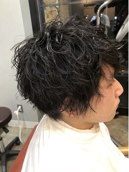 仕事帰りに立ち寄れる好立地！最終20時受付◎シンプルなのに差がつく―。働く男性も通いやすい大人サロン☆