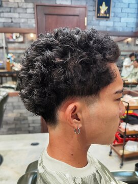 フォーコーナーズカットショップスリーセント 栄(FourCornersCutShop 3/cent) 仏陀パーマ/ブッダパーマ/テーパーフェード/スパイキーショート