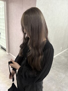 フランチェスカドットボブ(francesca.bob) 《別所好葉》ブリーチ1回グレージュ