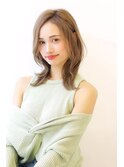 ベージュ外ハネくびれレイヤー