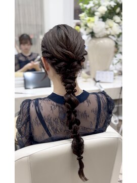 フェリーアヴェダハルミ(FEERIE AVEDA HARUMI) 編みおろしアレンジ 結婚式ヘア ヘアアレンジ お呼ばれヘア